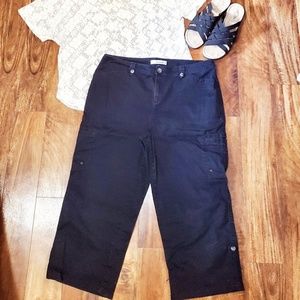 • Croft & Barrow • Black Capris •